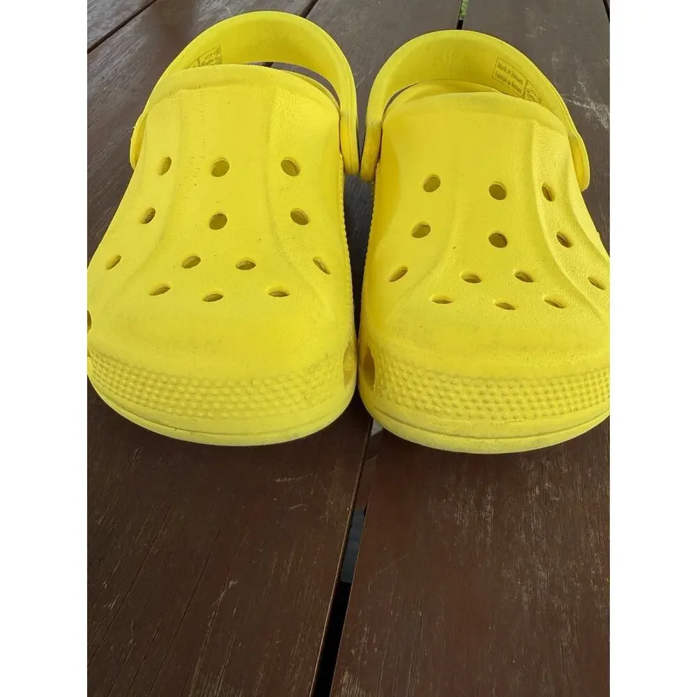 Crocs Classic Clog Yellow Kids Unisex Size C10 Slip-On Comfort Casual Sandals
